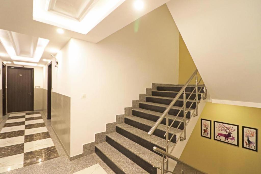 Hotel Almora Sky Near By Delhi International Airport With - Free Airport Pickup And Drop New Delhi Exterior photo