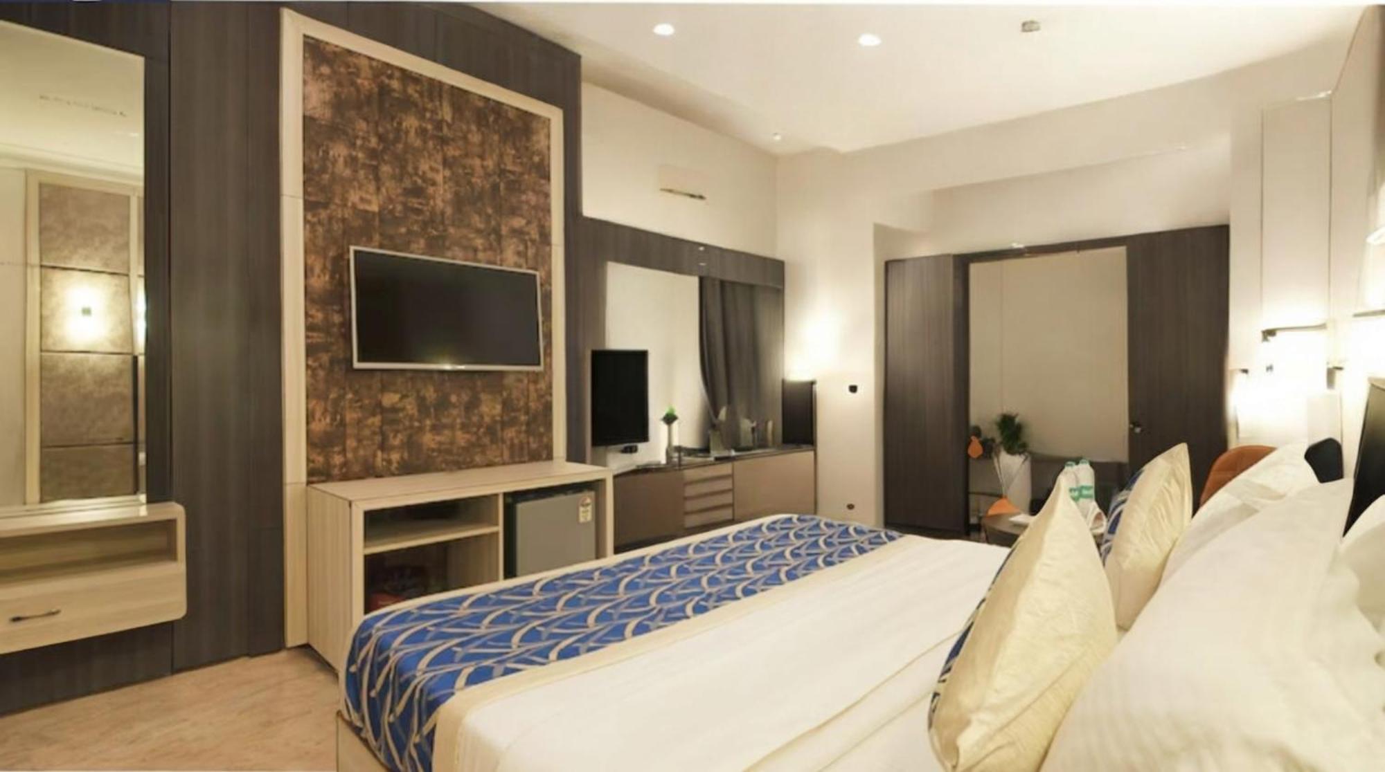 Hotel Almora Sky Near By Delhi International Airport With - Free Airport Pickup And Drop New Delhi Exterior photo